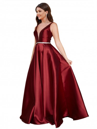 Borgoña línea A Cuello en V Satén Largo Formales Vestidos de dama de honor / Vestidos de fiesta Fábrica