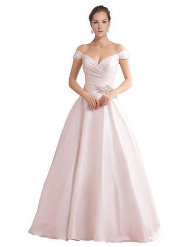 Marfil línea A Hombros Descubiertos Cola capilla Satén Vestidos de novia Fábrica
