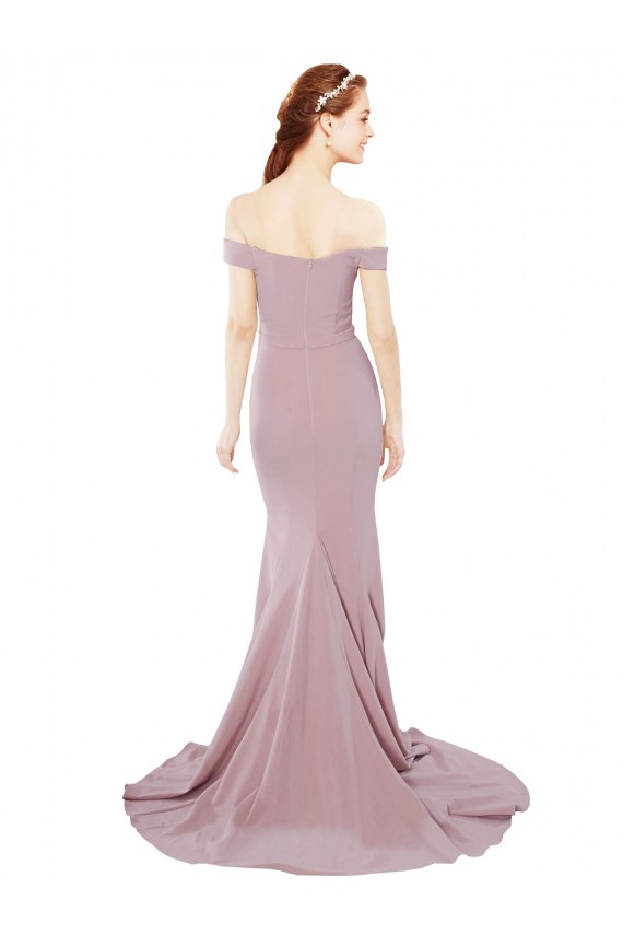 Rosa empolvado Sirena Hombros Descubiertos Barrer tren Crepé Elástico Largo Formales Vestidos de dama de honor / Vestidos de fiesta Fábrica